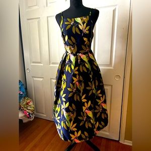 Cocktail dress embroidered with birds and flowers M